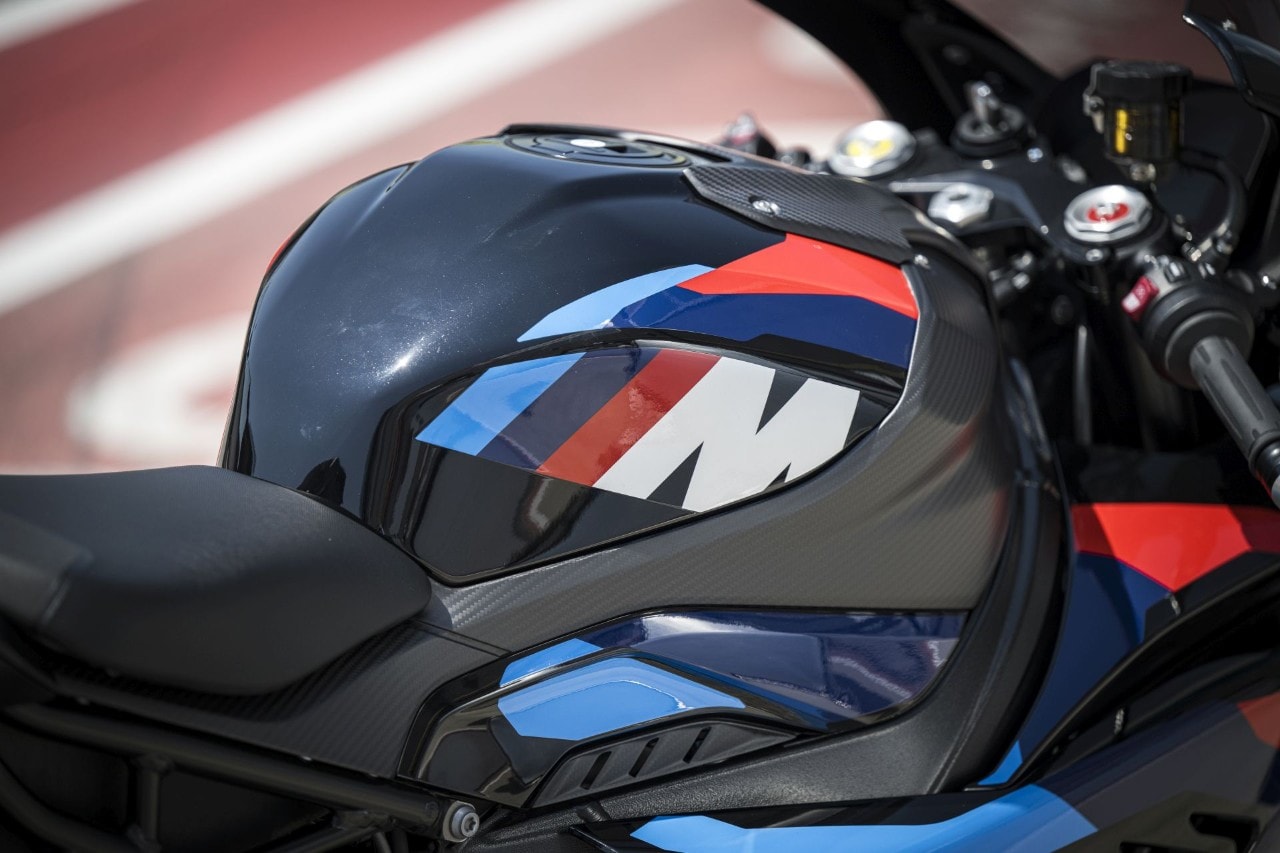 DueruoteTG #238 - Abbiamo guidato in pista la BMW che corre in SBK! 